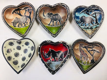 Load image into Gallery viewer, Small Soapstone Heart Trinket Dish Nipo
