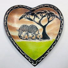 Load image into Gallery viewer, Medium Soapstone Heart Trinket Dish Nipo
