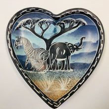 Load image into Gallery viewer, Medium Soapstone Heart Trinket Dish Nipo
