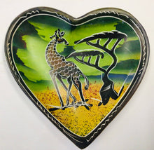 Load image into Gallery viewer, Medium Soapstone Heart Trinket Dish Nipo
