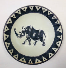 Load image into Gallery viewer, Small Soapstone Round Trinket Dish Nipo
