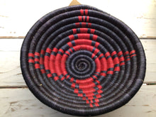 Load image into Gallery viewer, Small Woven Sisal Bowl Nipo
