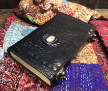 Load image into Gallery viewer, Leather Journal 23cm x 13cm
