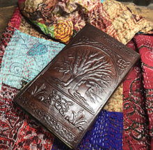 Load image into Gallery viewer, Leather Journal 23cm x 13cm

