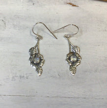 Load image into Gallery viewer, Daisy Sterling Silver Earrings
