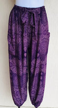 Load image into Gallery viewer, Paisley Fizz Pants
