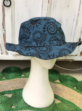 Load image into Gallery viewer, Cotton Pattern Print Hat

