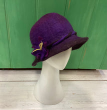 Load image into Gallery viewer, Wool Felt Hat with Twisted Band and Flower
