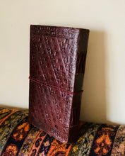 Load image into Gallery viewer, Leather Journal 23cm x 13cm
