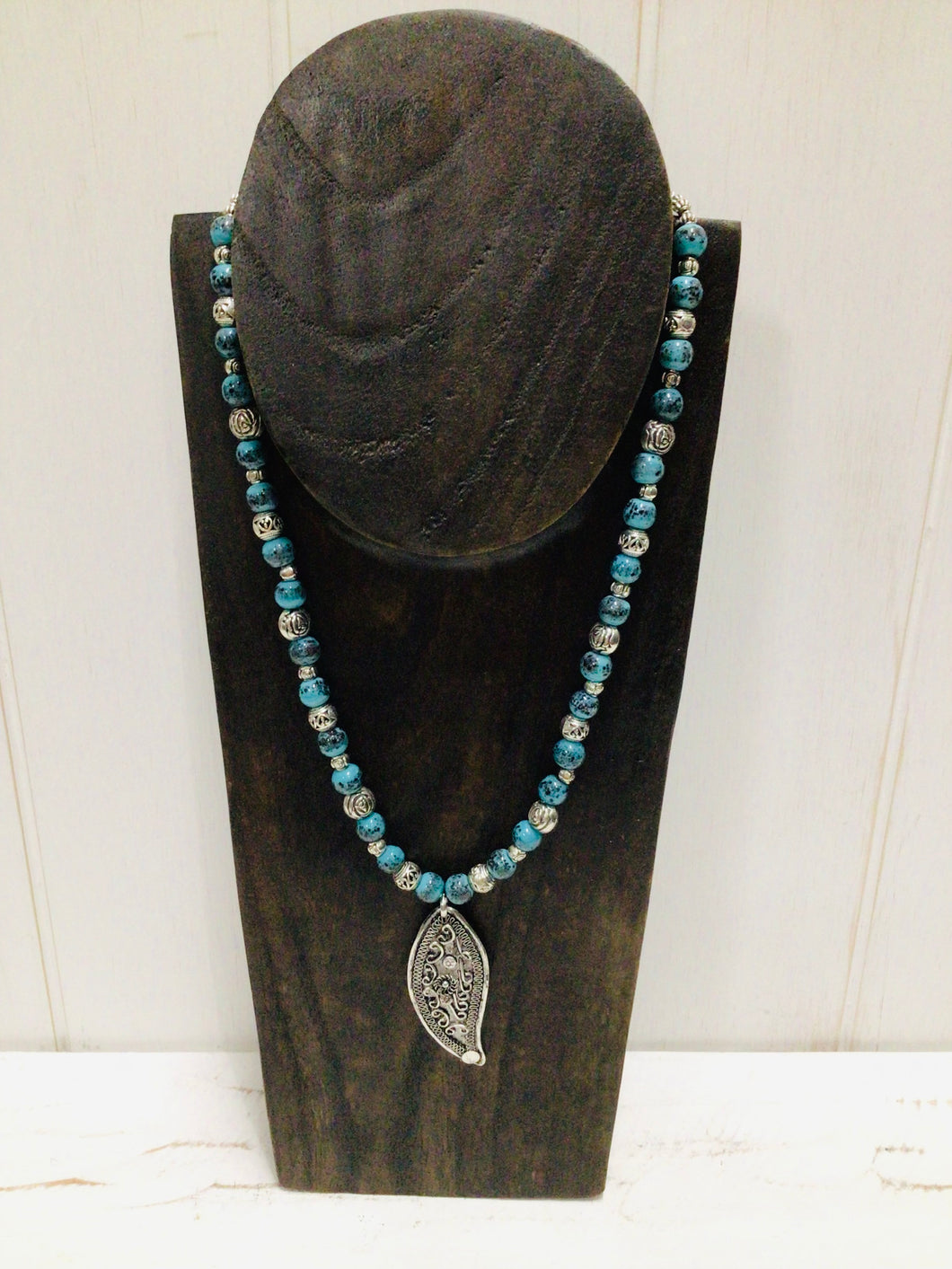Leaf Turquoise Howlite and Silver Beaded Necklace
