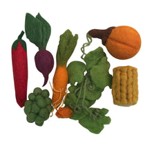 Load image into Gallery viewer, Wool Felted Mini Vegetable Box Set
