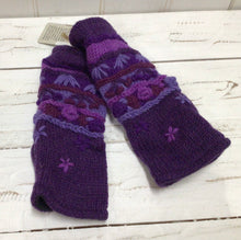 Load image into Gallery viewer, Wool Stars and Flowers Fingerless Gloves
