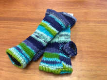 Load image into Gallery viewer, Wool Fingerless Gloves XSmall
