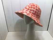 Load image into Gallery viewer, Wool Felt Spotty Hat
