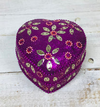 Load image into Gallery viewer, Heart Glitter Trinket Box
