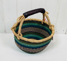 Load image into Gallery viewer, XSmall Round Bolga Basket
