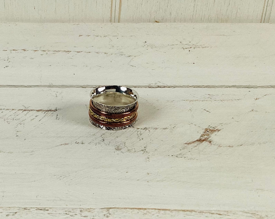 Three Metals Patterned Spinner Ring