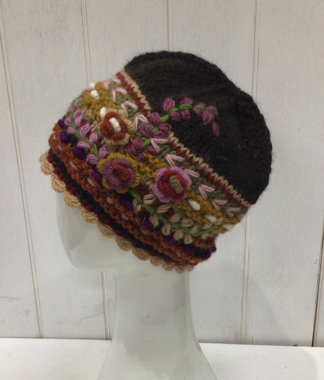 Three flower detail wool beanie