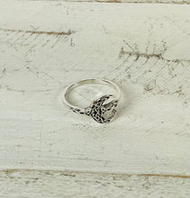 Load image into Gallery viewer, Crescent Moon Sterling Silver Ring
